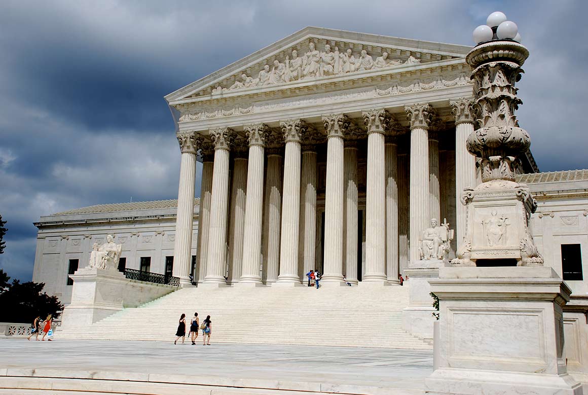 Image of the supreme court building in Washington, DC
