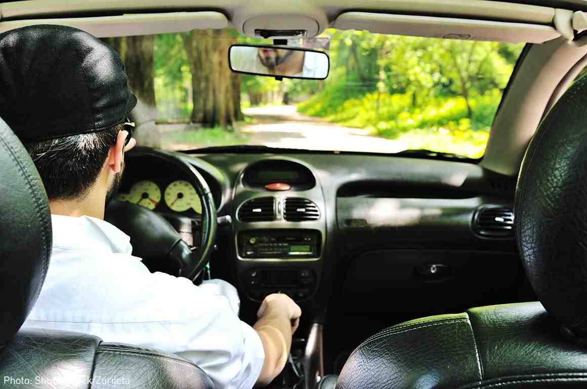 Man driving without seatbelt